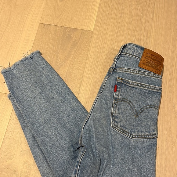 Levis Wedgie Straight Blue Jeans - Picture 2 of 6